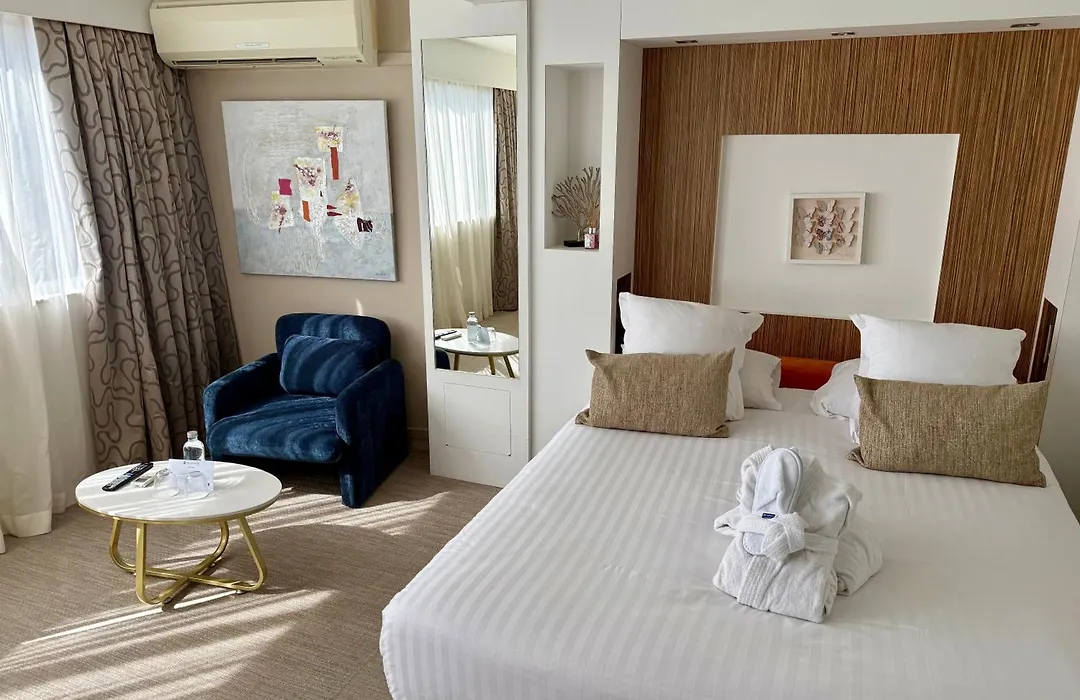 Best Western Plus Hôtel la Rade-1