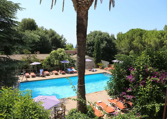 Hotel Les Jardins de Cassis - Parking Gratuit&Piscine Chauffée